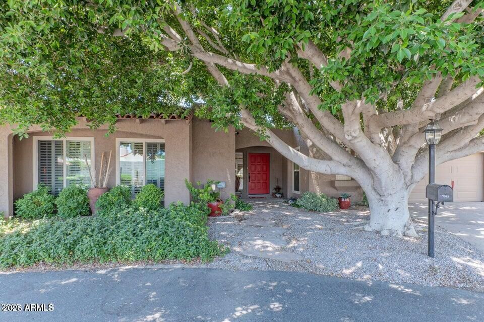 Property Photo: 7302 E Rose Lane AZ 85250