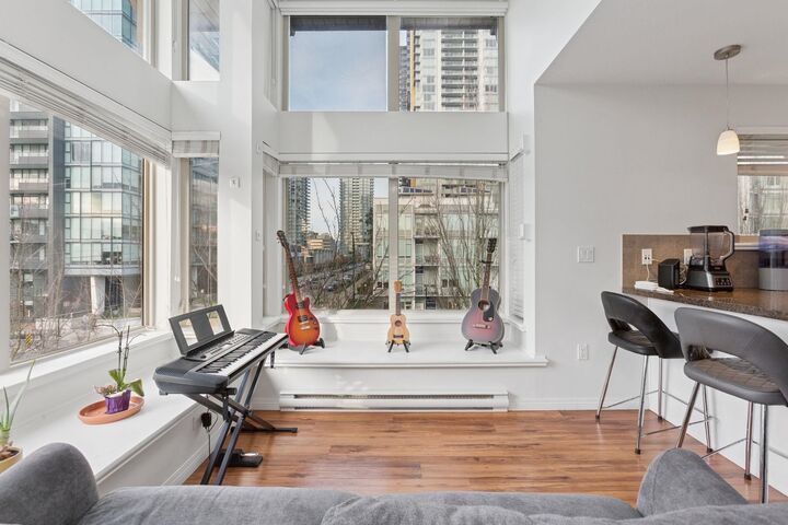 Photo de la propriété: 5000 Imperial Street 301 BC V5J 1C8