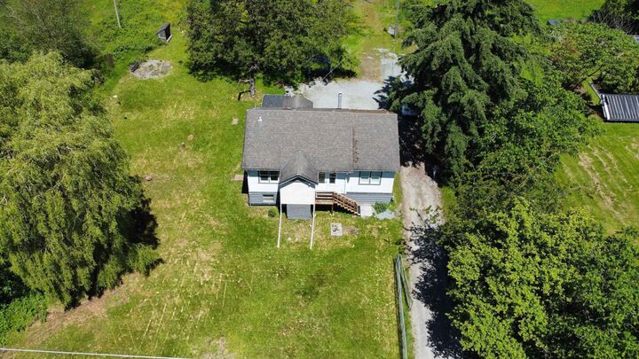 24611 Dewdney Trunk Road — photo 1