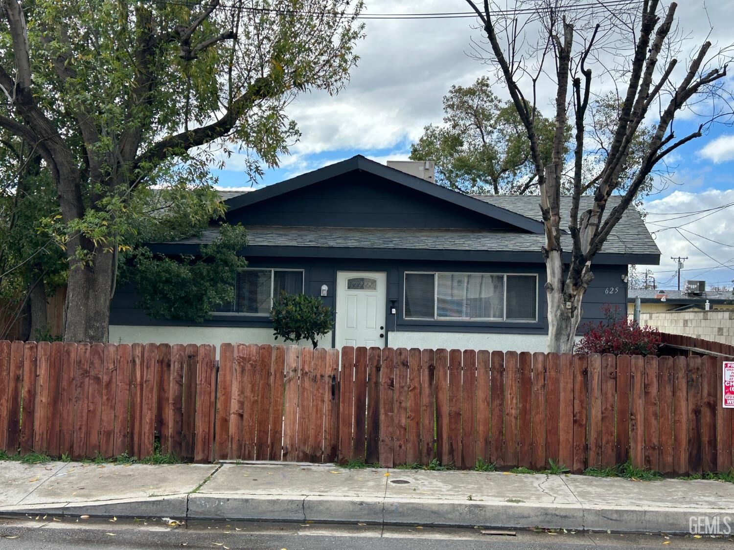 Property Photo:  625 A Street  CA 93304 