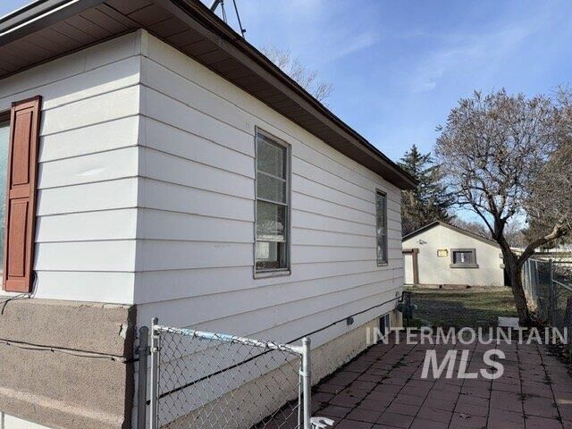 Property Photo:  9 N State St  ID 83651 