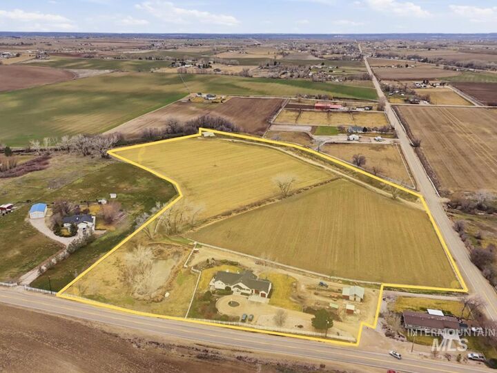 Property Photo:  16921 Oasis Rd  ID 83607 