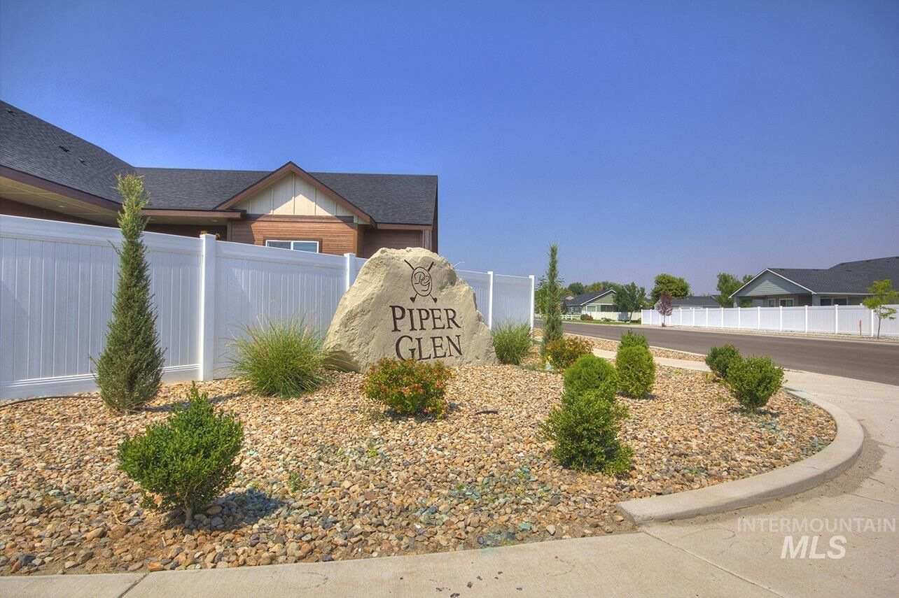 Property Photo:  2930 NE 16th Avenue  ID 83661 