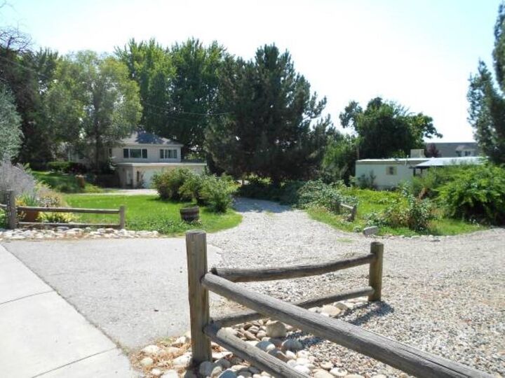 Property Photo:  1119 N Eagle Rd  ID 83616-5017 