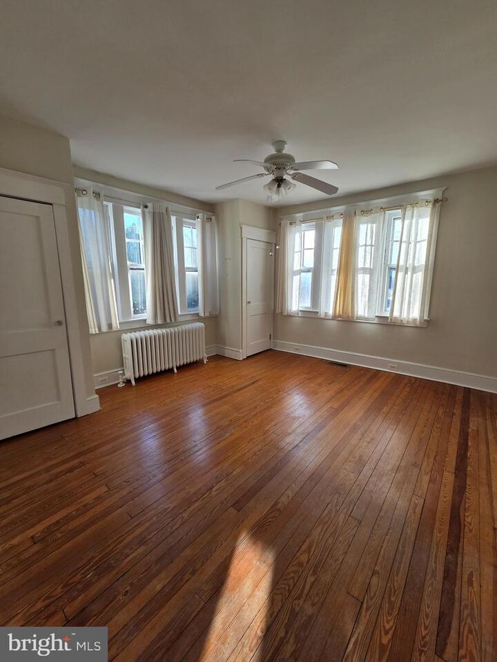 Property Photo:  629 Grove Street A  NJ 08033 