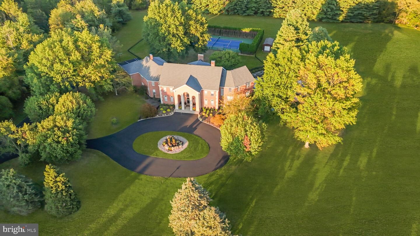 Property Photo:  7 Woodland Road  PA 18940 