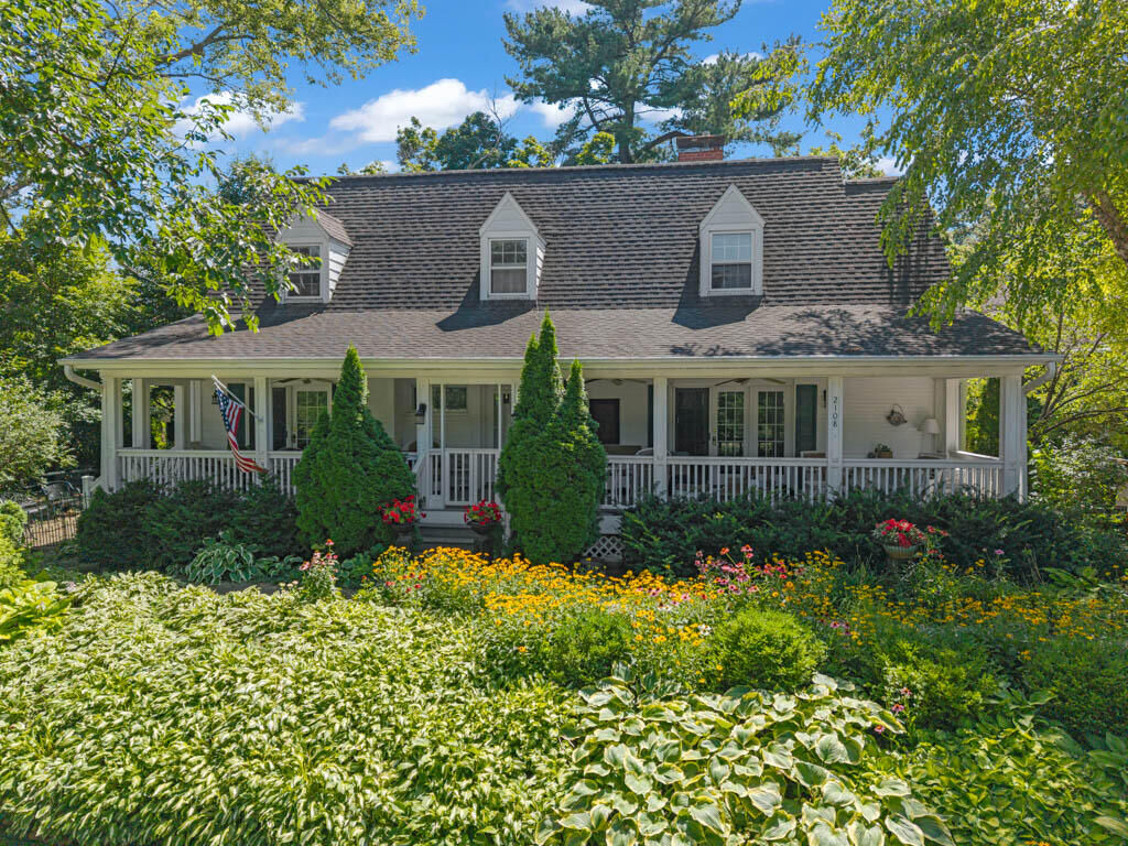Property Photo:  2108 Hughes Avenue  IA 50014 