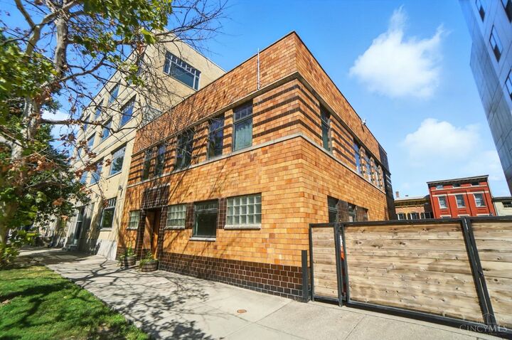 Property Photo: 1628 Central Parkway OH 45202