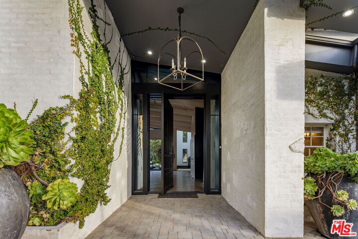 Property Photo:  1100 Pine Dr  CA 90210 