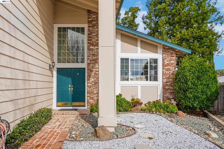 Property Photo:  126 Pebble Pl  CA 94583 