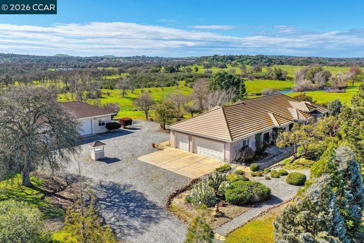 Property Photo: 5475 Ferseyna Way CA 95252