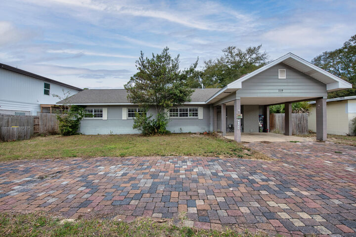 Property Photo: 219 NE California Drive FL 32548