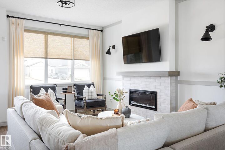 Property Photo:  21204 25 Avenue NW  AB T6M 1L2 