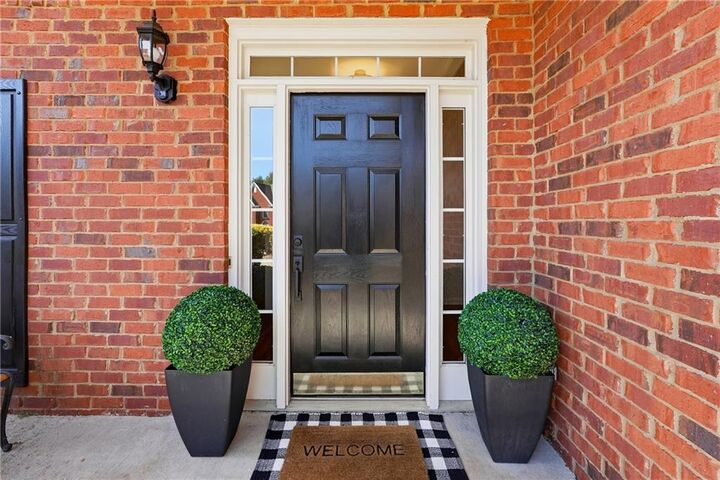 Property Photo:  5480 Vicarage Walk  GA 30005 