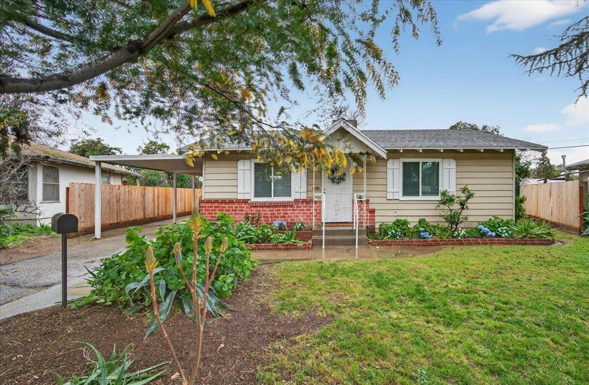 Property Photo:  708 W Simpson Avenue  CA 93705 