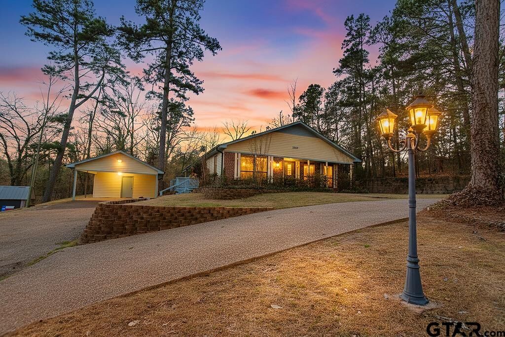 Property Photo:  1656 Pineview Ln  TX 75771 