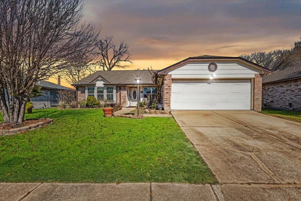 Property Photo: 16730 Summer Dawn Lane TX 77095