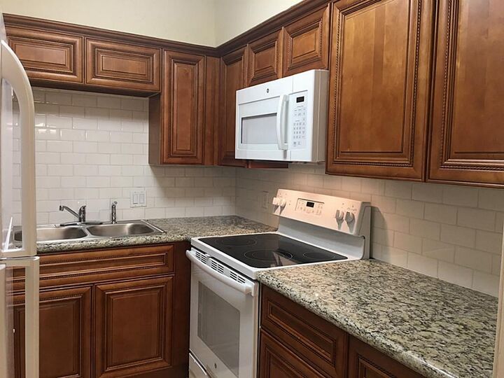 Property Photo:  2601 Bellefontaine Street C312  TX 77025 