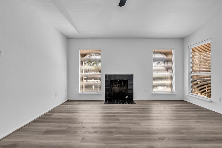 Property Photo: 2025 Augusta Drive 304 TX 77057