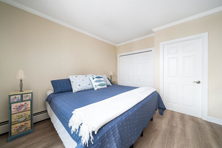 Property Photo:  201 Shearwater Ct West 33  NJ 07305 