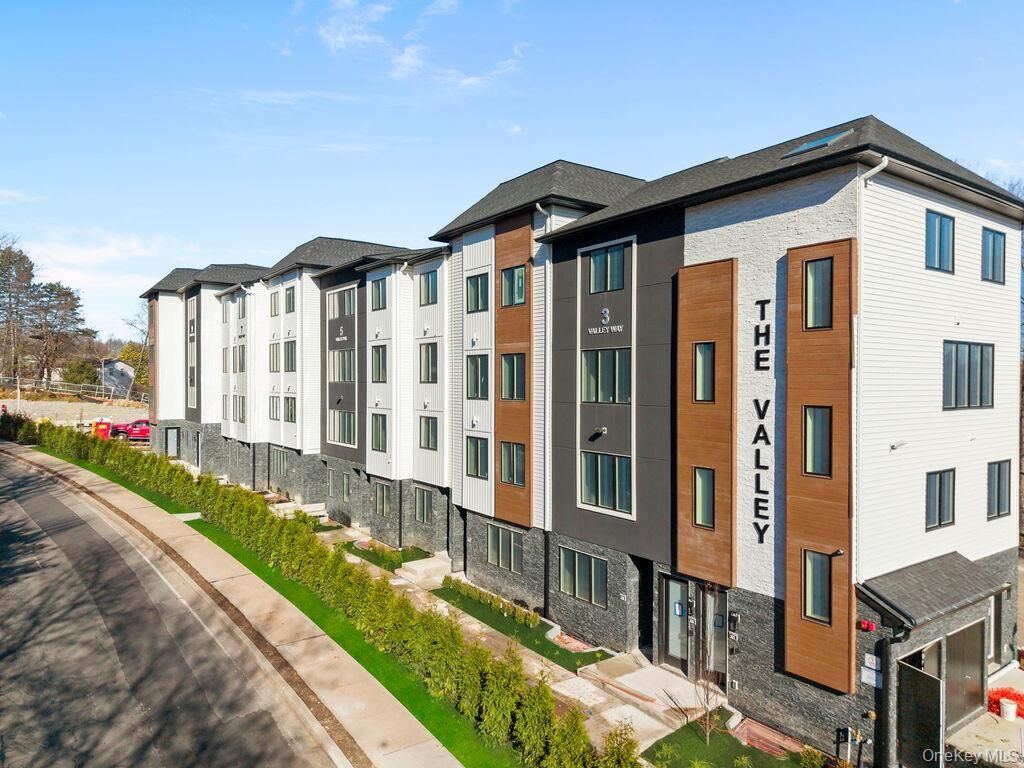 Property Photo: 7 Valley Way 321 NY 10977