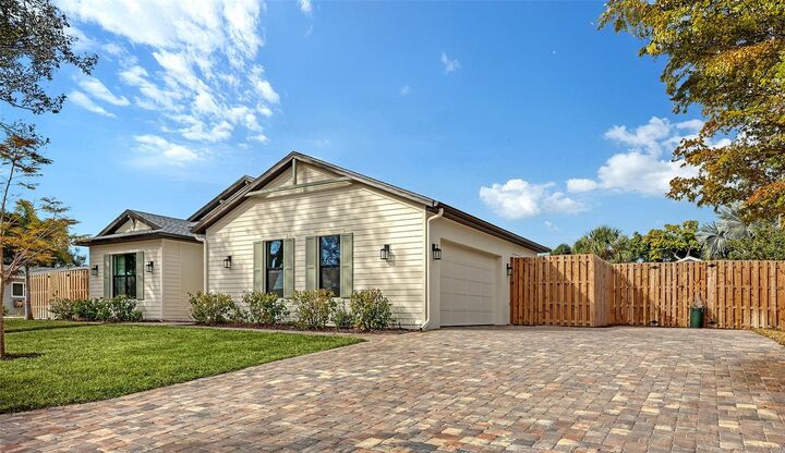 Property Photo:  3214 Key Avenue  FL 34239 