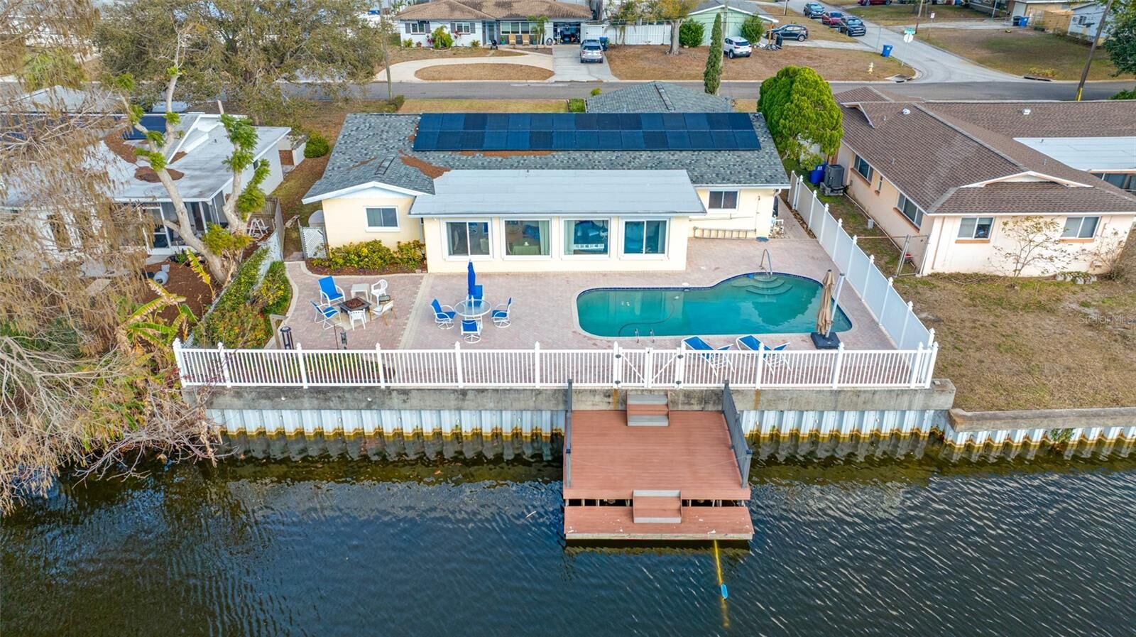 Property Photo: 1822 Winchester Road N FL 33710