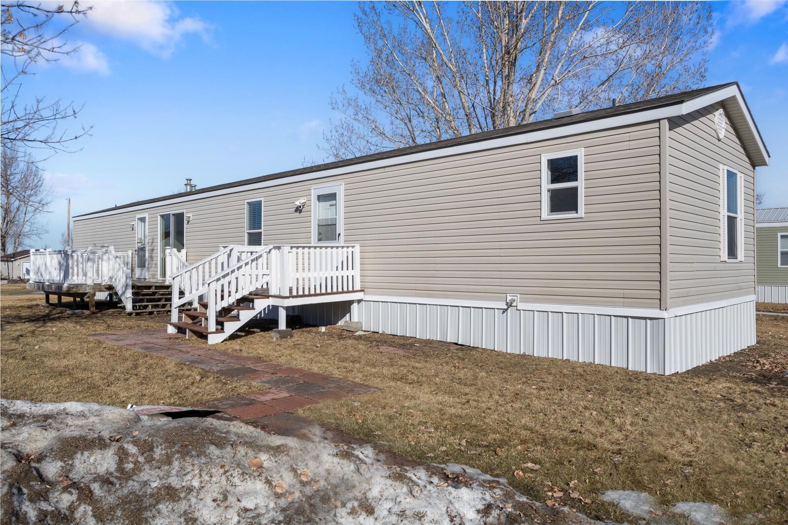 Property Photo: 406 31st Ave SE Lot 436 ND 58701