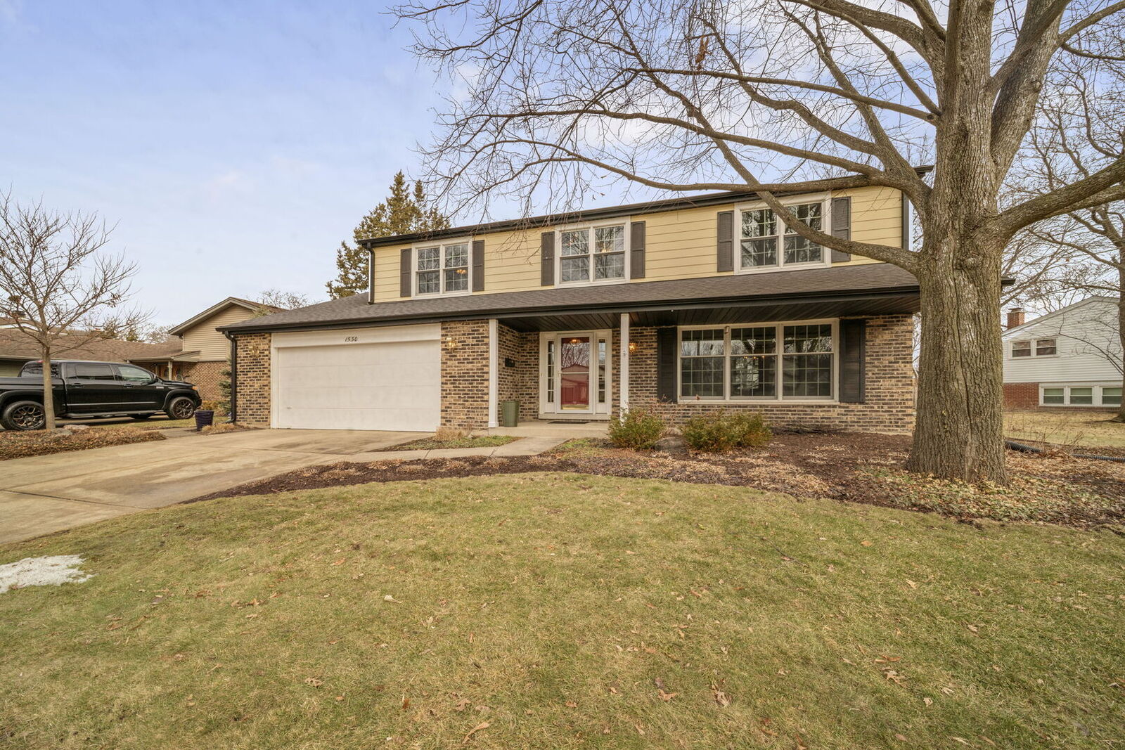 Property Photo:  1530 E Fleming Drive S  IL 60004 