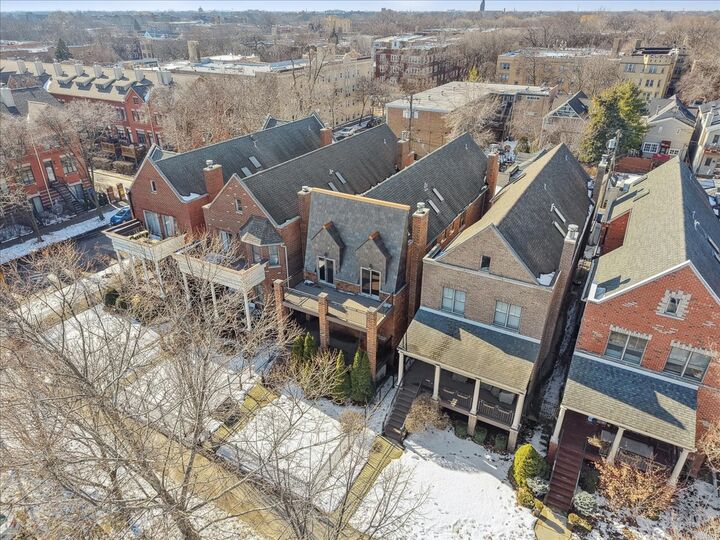 Property Photo:  5038 N Ravenswood Avenue  IL 60640 