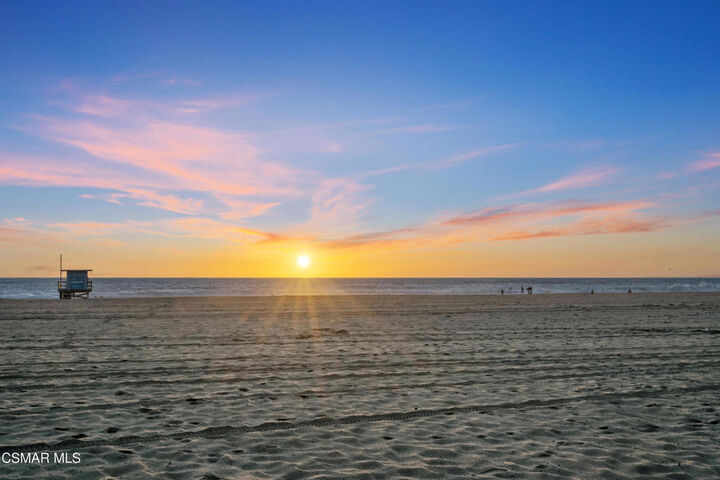 Property Photo:  4 Jib Street 13  CA 90292 