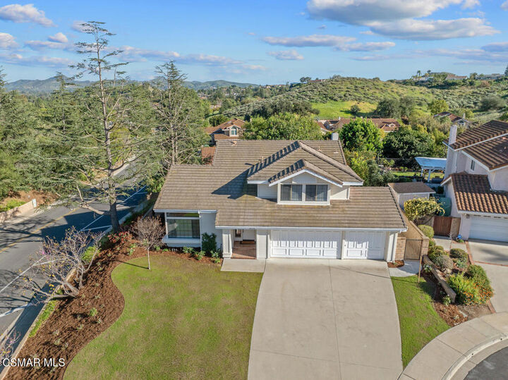 Property Photo:  2026 Stonehill Circle  CA 91360 