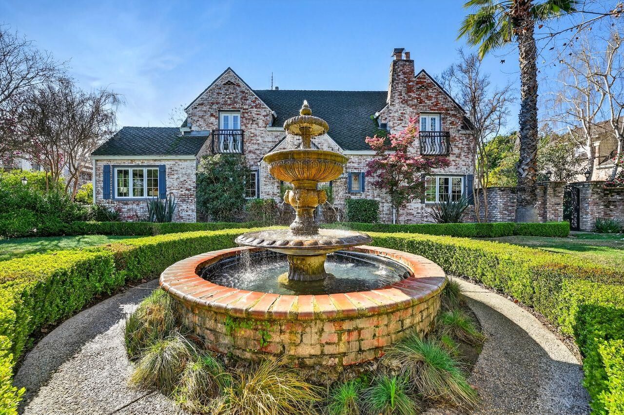 Property Photo: 1716 Sutterville Road CA 95822