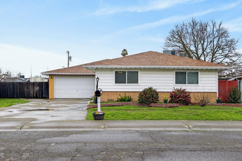 Property Photo:  8405 Fernando Way  CA 95626 