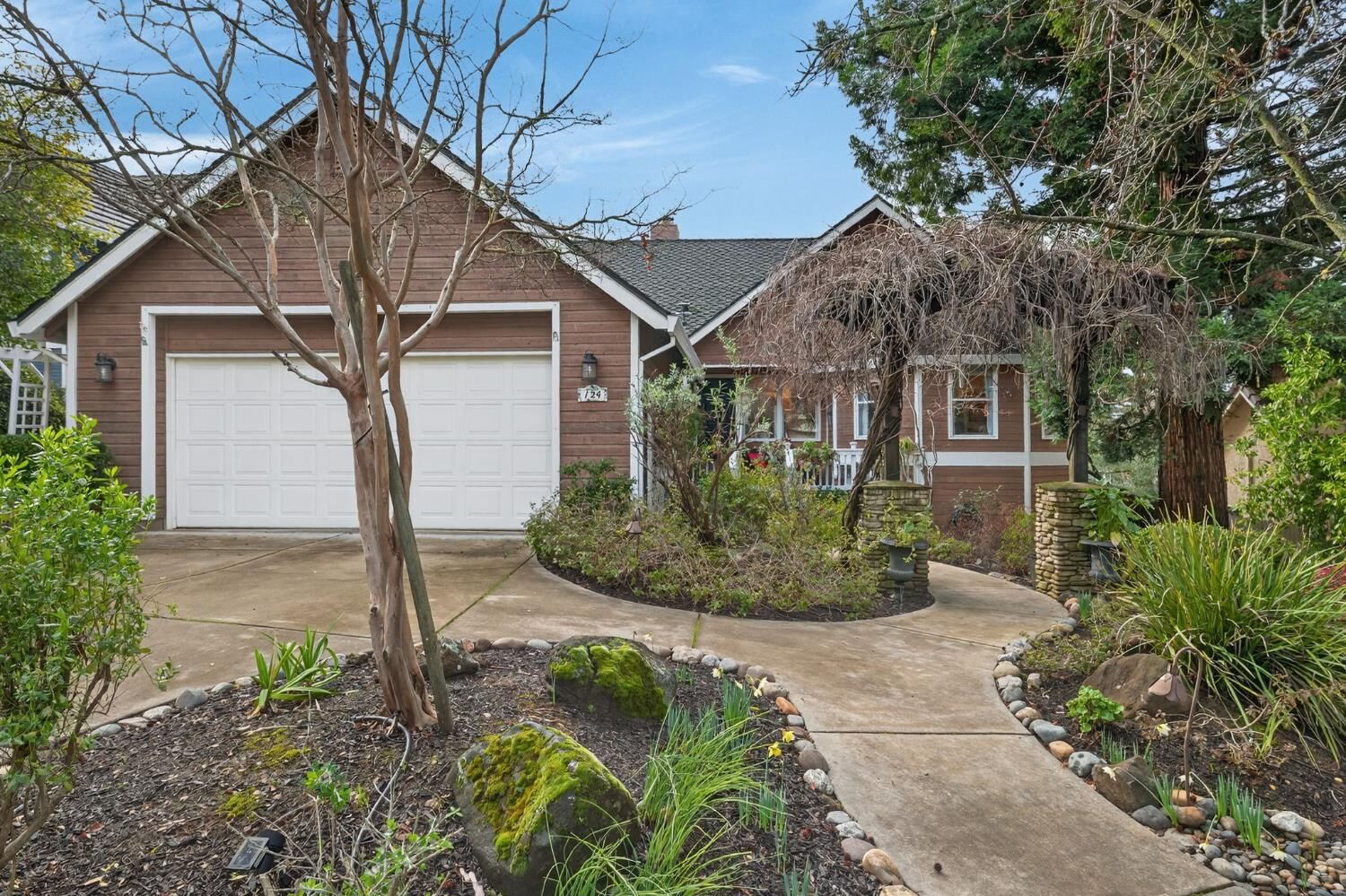 Property Photo:  124 Windstar Circle  CA 95630 