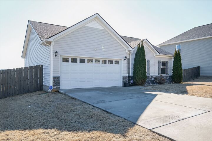 Property Photo: 1344 Busiris Dr TN 37076