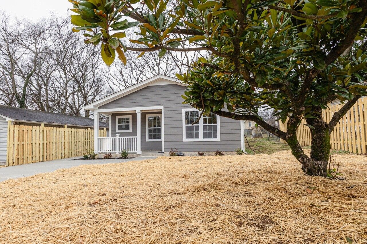 Property Photo:  1733 24th Ave N  TN 37208 