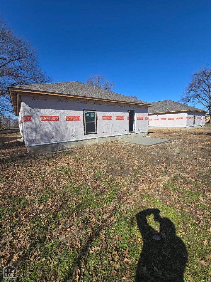 Property Photo:  209 Thompson  AR 72358 