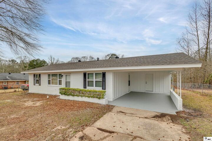 Property Photo:  1304 Lewis Street  LA 71270 