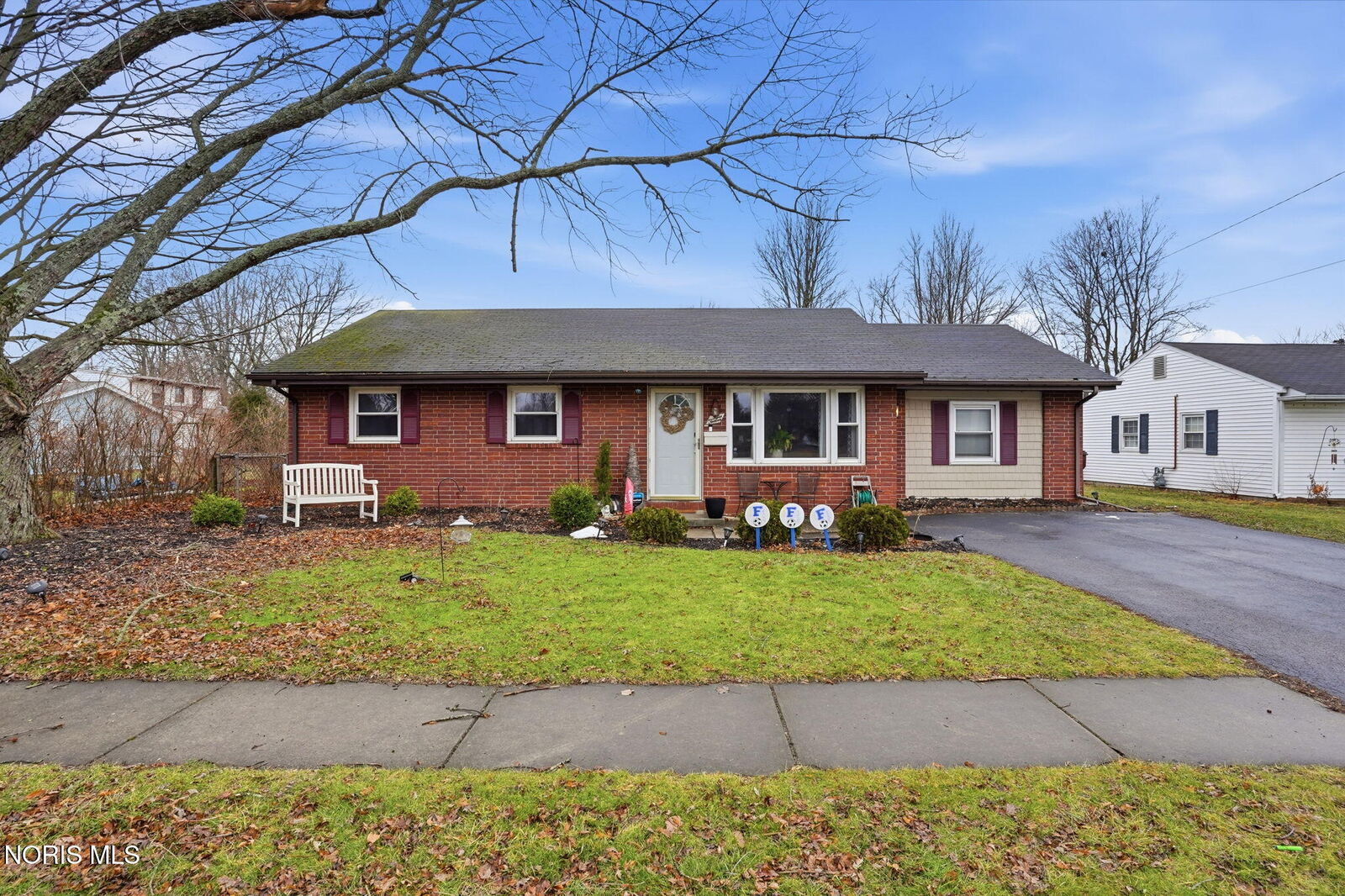 Property Photo: 912 Parkside Place OH 45840