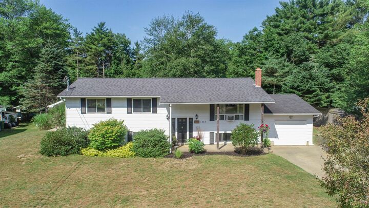 Property Photo: 1353 Pinecrest Drive NS B0P 1J0