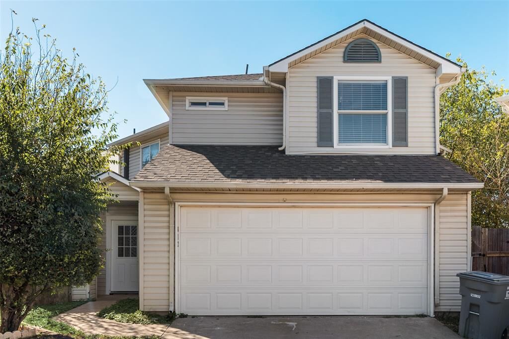 Property Photo:  812 Isla Verde Plaza  TX 75211 