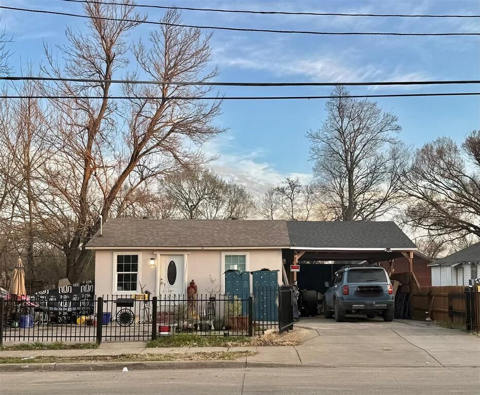 Property Photo:  2614 Fordham Road  TX 75216 