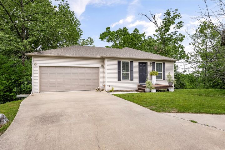 Property Photo: 1615 Cresent Street AR 72712