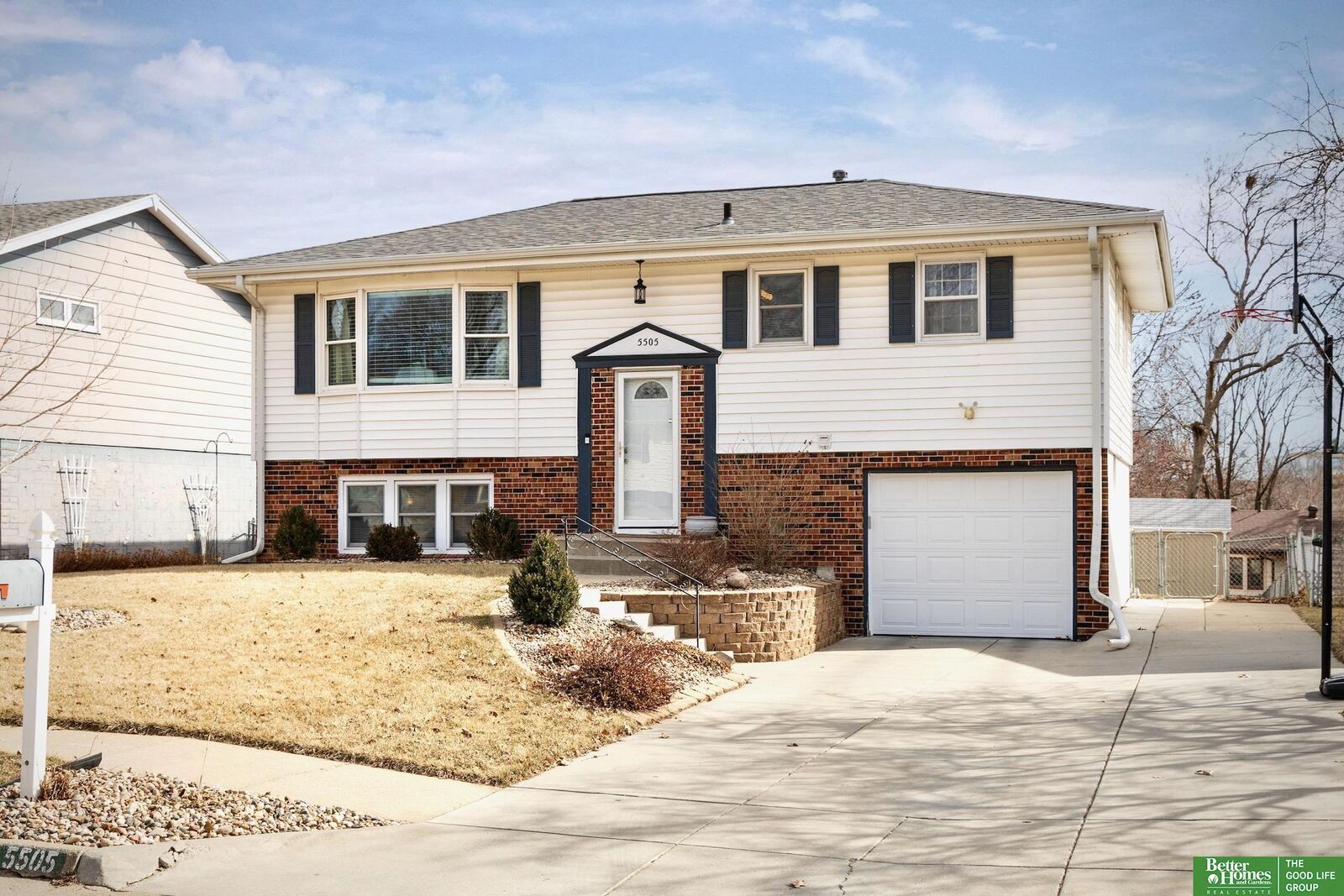 Property Photo:  5505 S 104 Avenue  NE 68127 