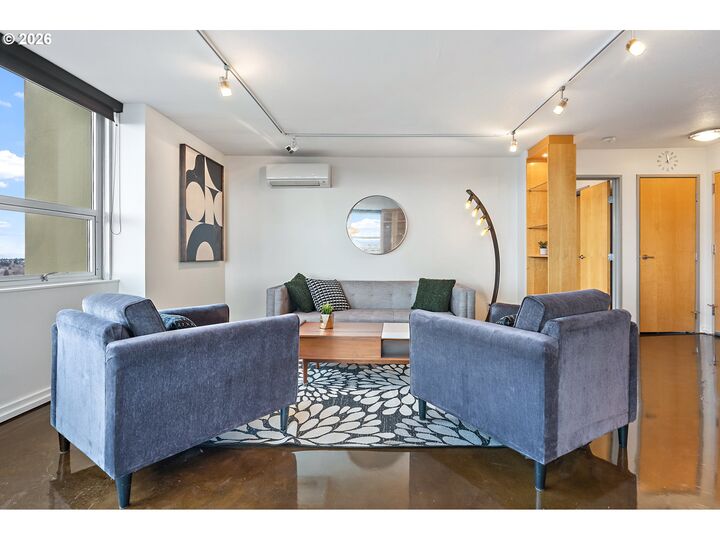 Property Photo: 1220 NE 17th Ave 16F OR 97232