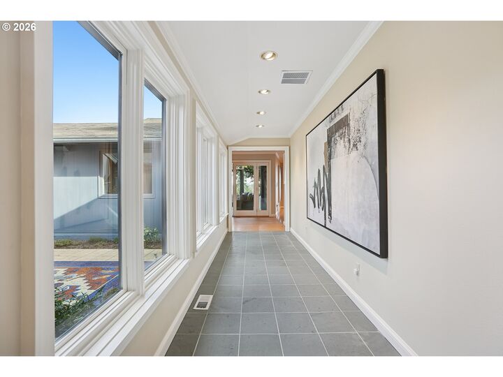 Property Photo: 1776 SW Montgomery Dr OR 97201