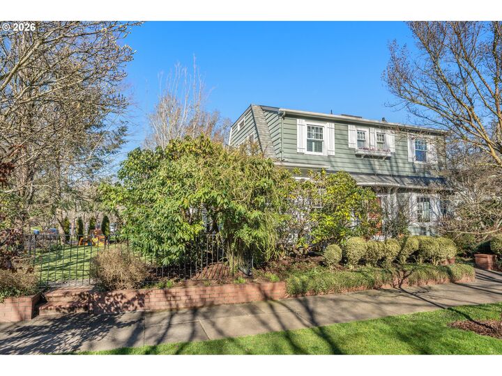 Property Photo:  1809 NE Klickitat St  OR 97212 