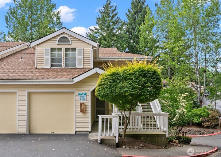 Property Photo:  2540  118th Avenue SE 202  WA 98005 