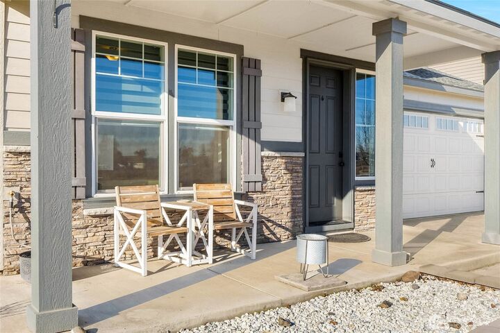 Property Photo:  302 N Towhee Street  WA 98837 